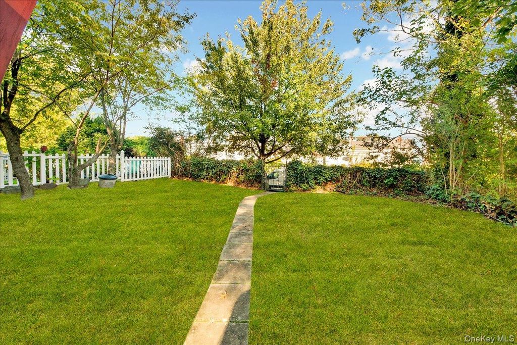 8 Soundview Terrace 8, Bronx, NY 10465 — photo 3