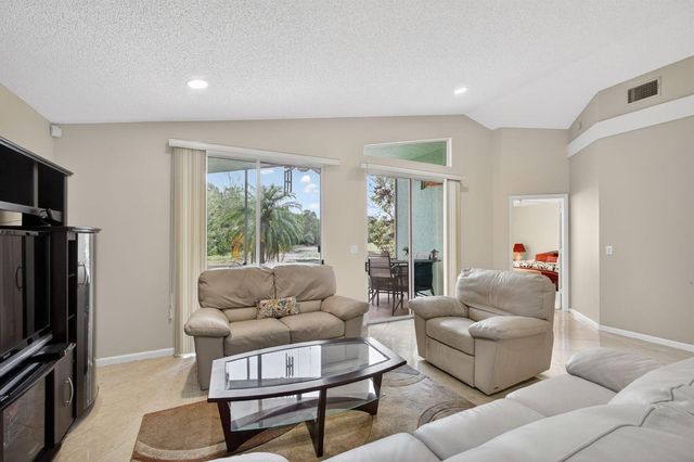 2860 Waters Edge Circle, Greenacres, FL 33413