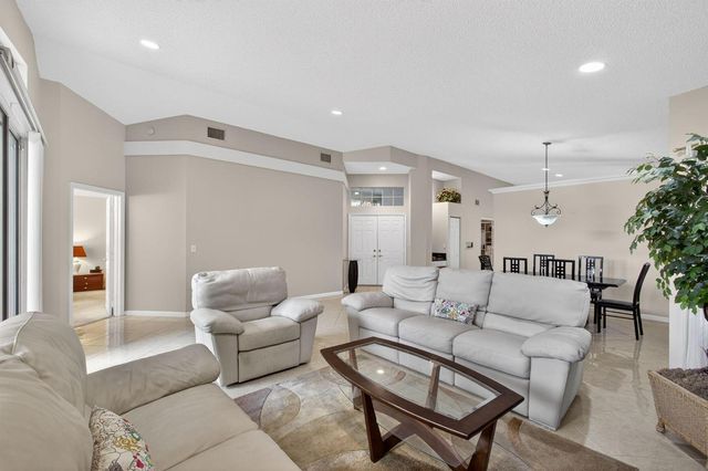 2860 Waters Edge Circle, Greenacres, FL 33413