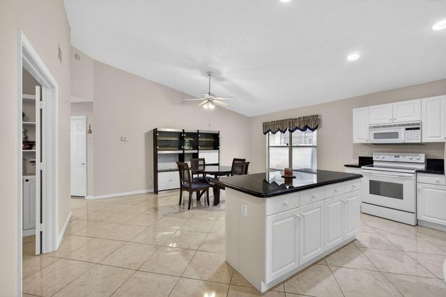 2860 Waters Edge Circle, Greenacres, FL 33413