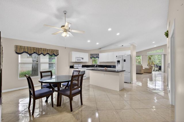 2860 Waters Edge Circle, Greenacres, FL 33413
