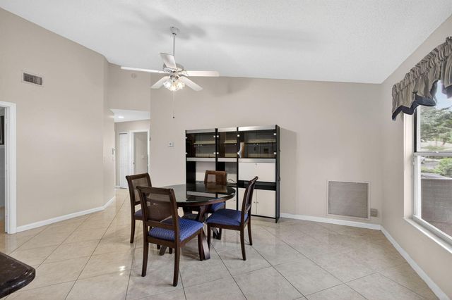 2860 Waters Edge Circle, Greenacres, FL 33413
