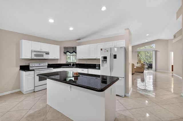 2860 Waters Edge Circle, Greenacres, FL 33413