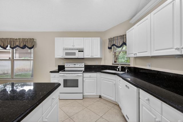 2860 Waters Edge Circle, Greenacres, FL 33413