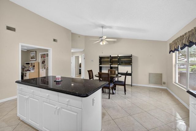 2860 Waters Edge Circle, Greenacres, FL 33413