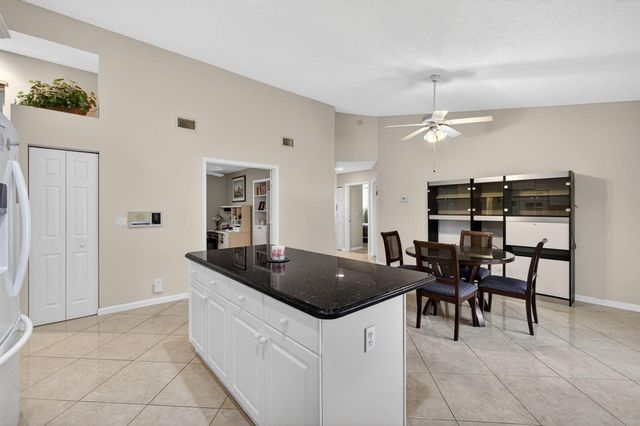2860 Waters Edge Circle, Greenacres, FL 33413