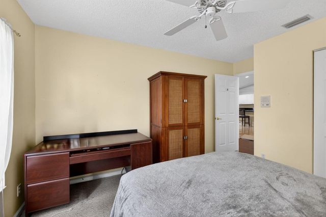2860 Waters Edge Circle, Greenacres, FL 33413