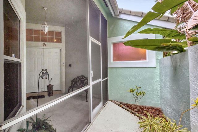 2860 Waters Edge Circle, Greenacres, FL 33413