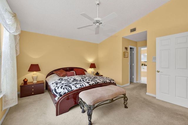 2860 Waters Edge Circle, Greenacres, FL 33413