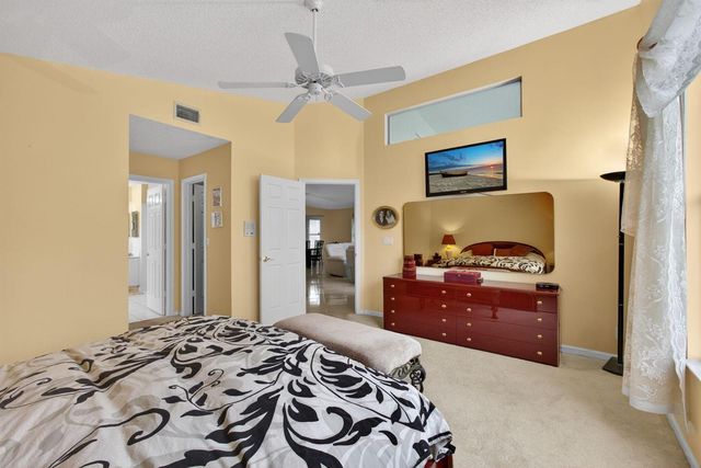 2860 Waters Edge Circle, Greenacres, FL 33413