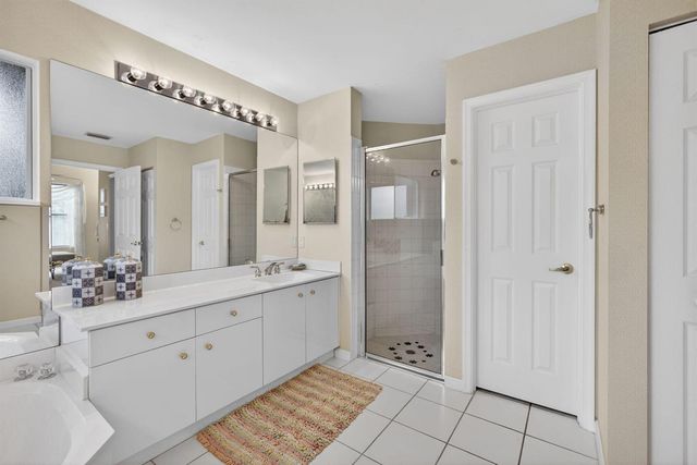 2860 Waters Edge Circle, Greenacres, FL 33413
