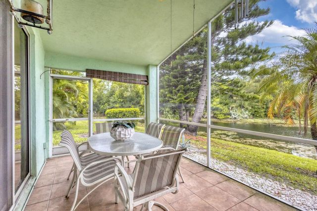 2860 Waters Edge Circle, Greenacres, FL 33413