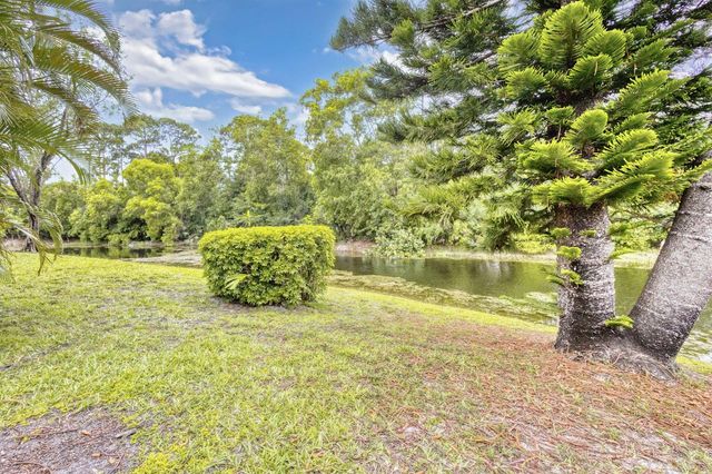2860 Waters Edge Circle, Greenacres, FL 33413