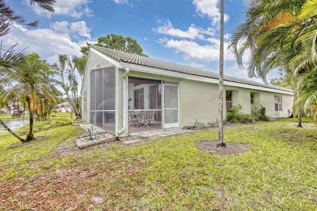 2860 Waters Edge Circle, Greenacres, FL 33413