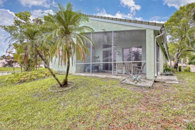 2860 Waters Edge Circle, Greenacres, FL 33413