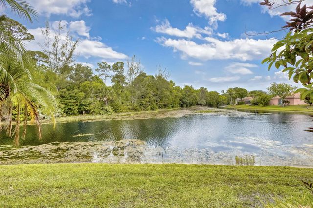 2860 Waters Edge Circle, Greenacres, FL 33413
