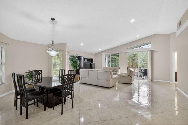 2860 Waters Edge Circle, Greenacres, FL 33413