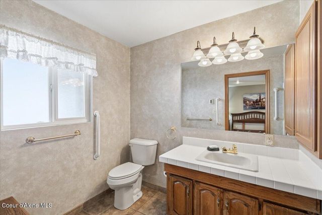 1657 E Club LN, Hayden Lake, ID 83835