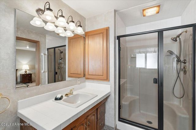 1657 E Club LN, Hayden Lake, ID 83835