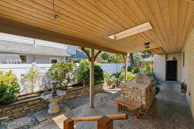 1657 E Club LN, Hayden Lake, ID 83835