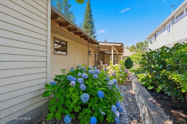 1657 E Club LN, Hayden Lake, ID 83835