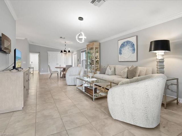 8687 Genova CT, Naples, FL 34114