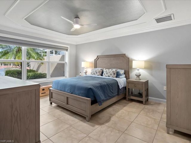 8687 Genova CT, Naples, FL 34114