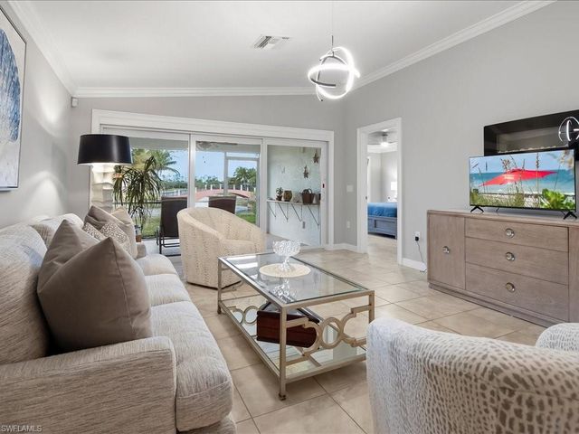 8687 Genova CT, Naples, FL 34114