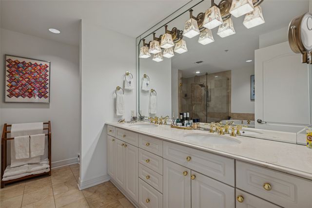 3401 Lee Parkway 2106, Dallas, TX 75219