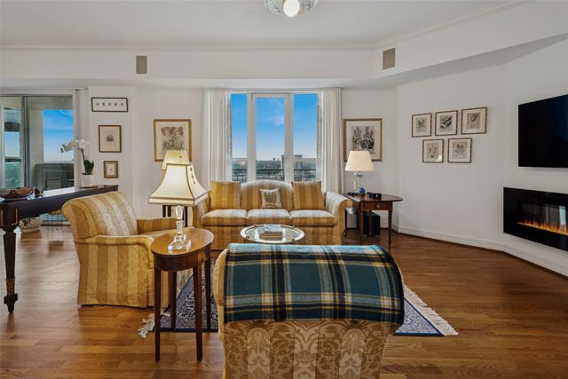 3401 Lee Parkway 2106, Dallas, TX 75219