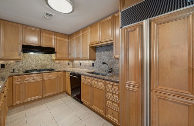 3401 Lee Parkway 2106, Dallas, TX 75219