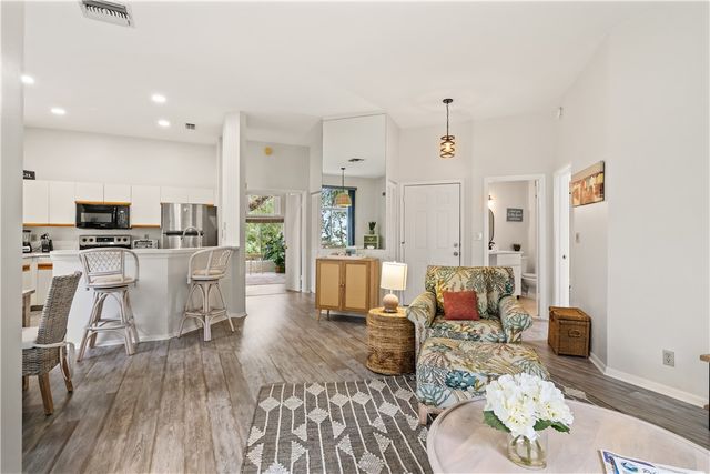 1335 Winding Oaks Circle E 1008, Vero Beach, FL 32963