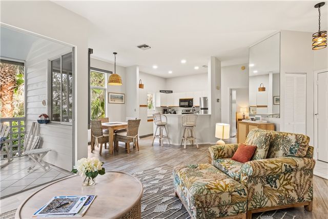 1335 Winding Oaks Circle E 1008, Vero Beach, FL 32963