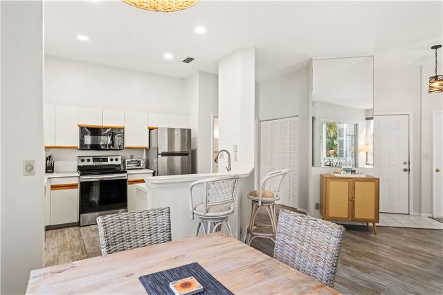 1335 Winding Oaks Circle E 1008, Vero Beach, FL 32963