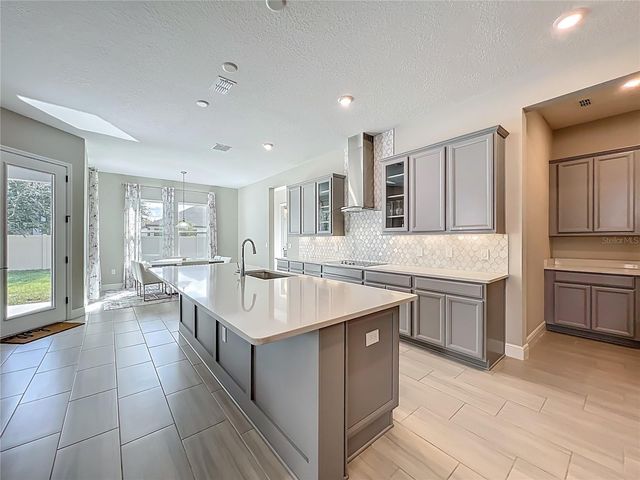 9929 SUMMERLAKE GROVES STREET, Winter Garden, FL 34787