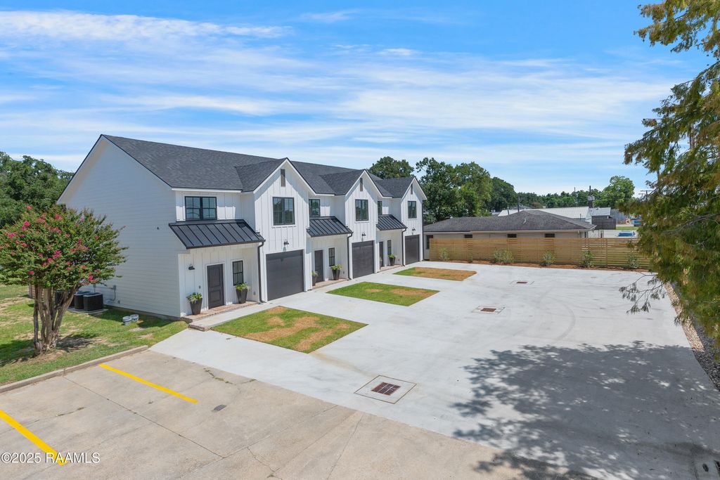 424 Eraste Landry Road, Lafayette, LA 70506