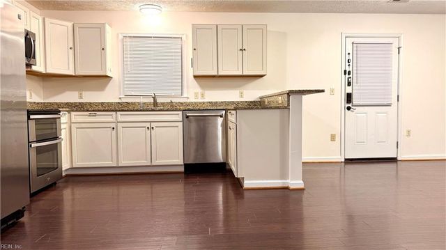 106 McCall CT, Hampton, VA 23666