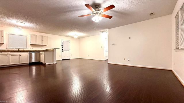 106 McCall CT, Hampton, VA 23666