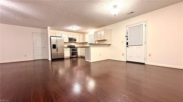 106 McCall CT, Hampton, VA 23666