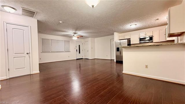 106 McCall CT, Hampton, VA 23666