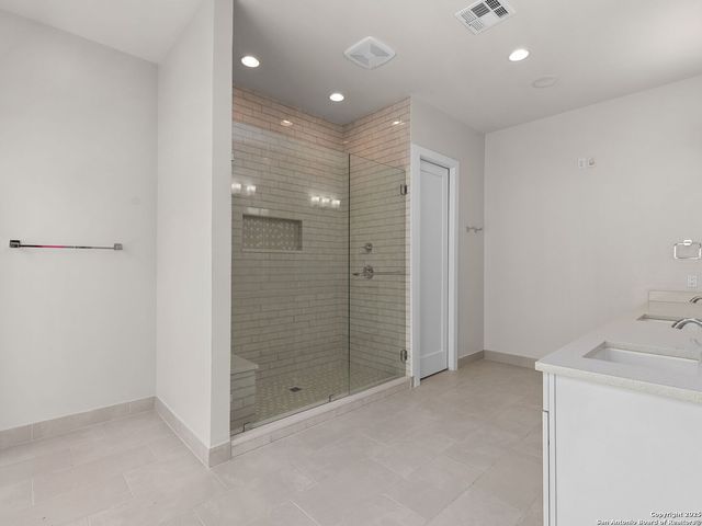 144 E Oakview Place, San Antonio, TX 78209