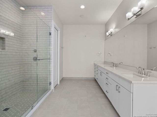 144 E Oakview Place, San Antonio, TX 78209