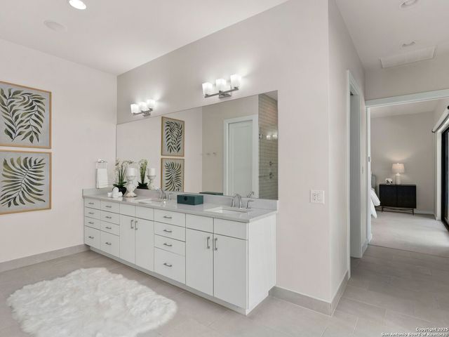 144 E Oakview Place, San Antonio, TX 78209