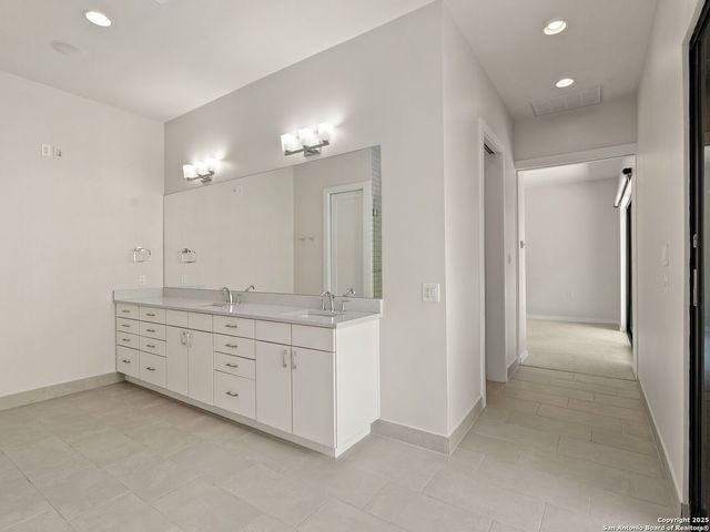 144 E Oakview Place, San Antonio, TX 78209