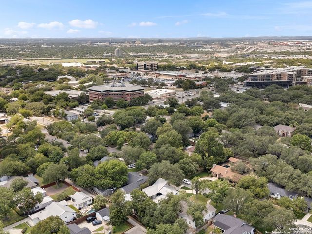 144 E Oakview Place, San Antonio, TX 78209