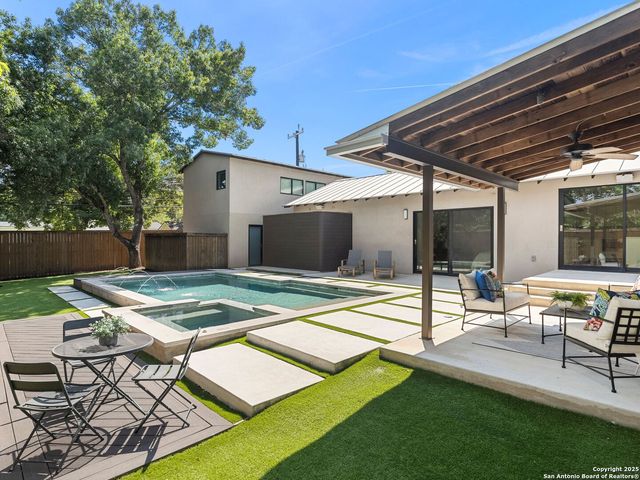 144 E Oakview Place, San Antonio, TX 78209