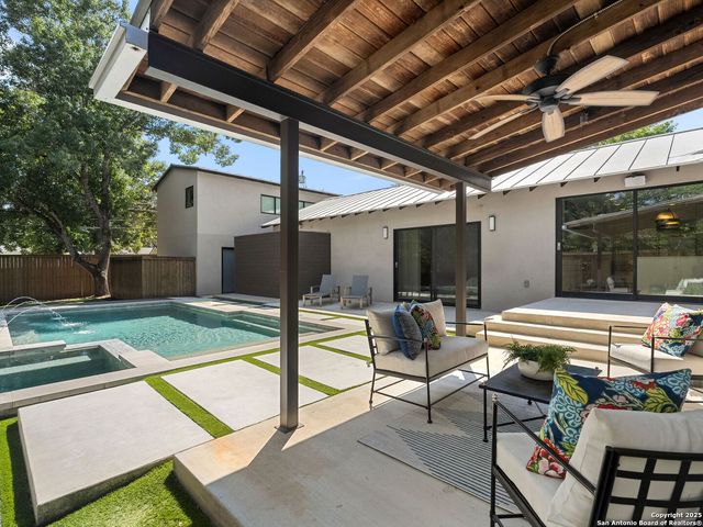 144 E Oakview Place, San Antonio, TX 78209