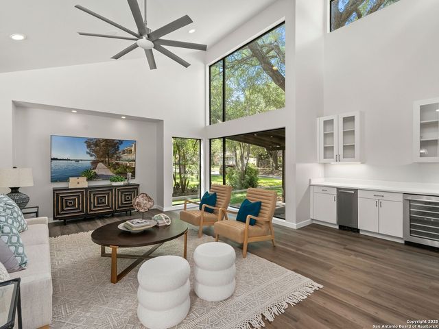 144 E Oakview Place, San Antonio, TX 78209