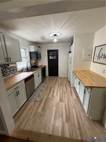 14232 Central Ave, Chester, VA 23836
