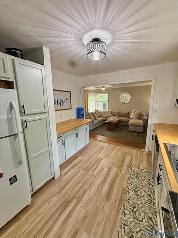 14232 Central Ave, Chester, VA 23836